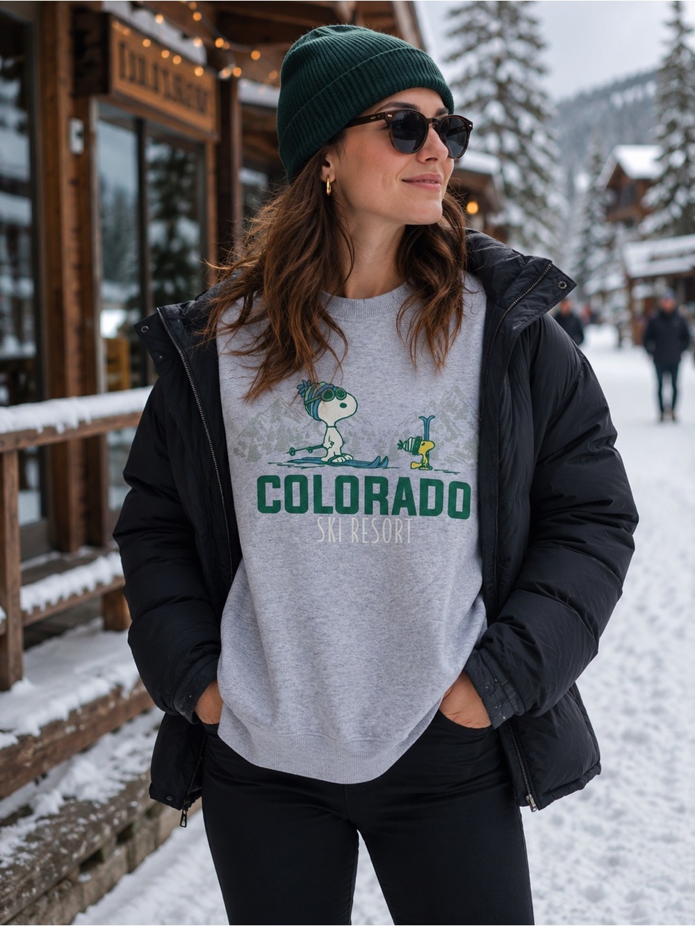 Peanuts Colorado Ski Resort Crewneck - Gray with Green Print unisex size large
